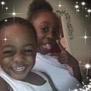 Meet your Posher, Kendra